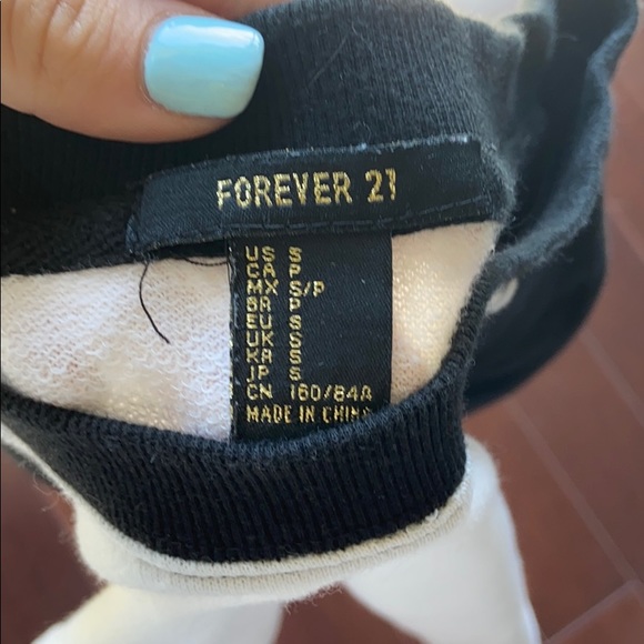 Cropped Sweatshirt - Picture 2 of 2